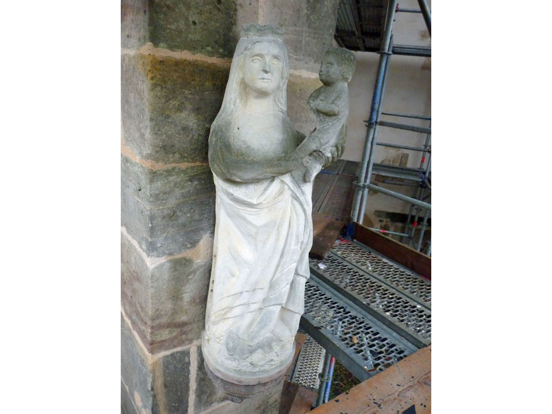 Abbau des Gerüstes an der Südseite (Foto: Karl-Franz Thiede)